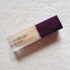 Fiona Stiles Matte Finish Foundation "Shade 07"